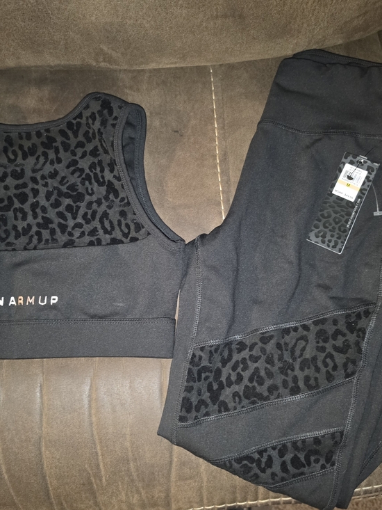 The Warm Up Other - The Warm Up Brand Black Leopard-Panel Sports Bra and Leggings Set